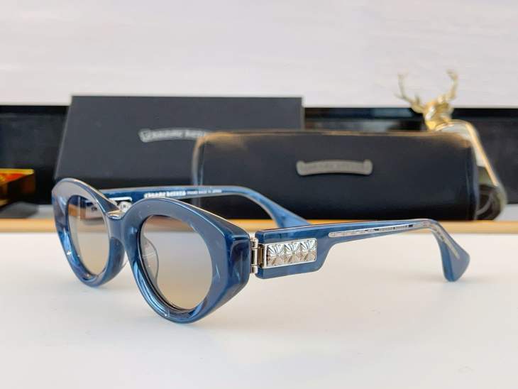 Picture of Chrome Hearts Sunglasses _SKUfw80914605fw